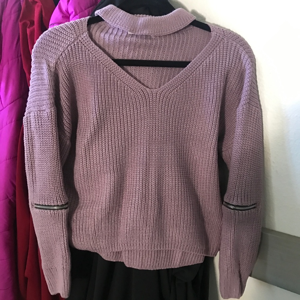 Pretty sweater brand new never been worn.